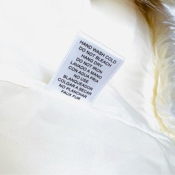 Faux Fur Vest w/ pockets size M - Picture 5 of 5